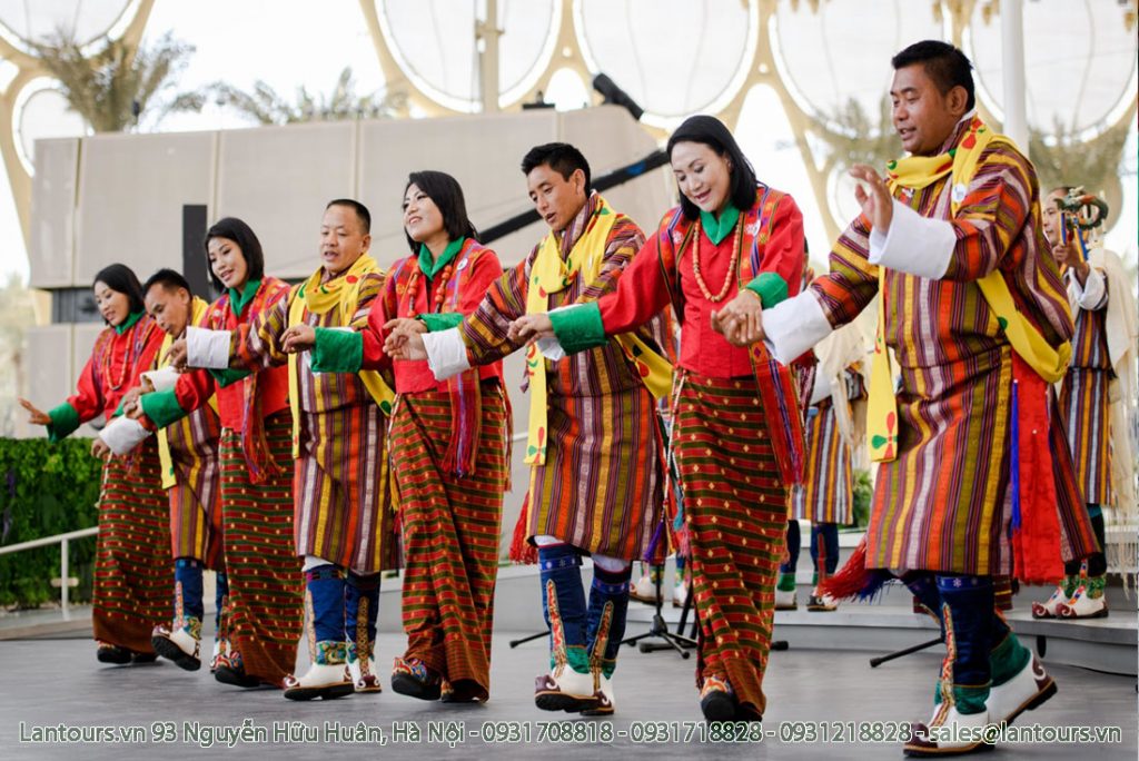 Bhutan traditional dance lantours