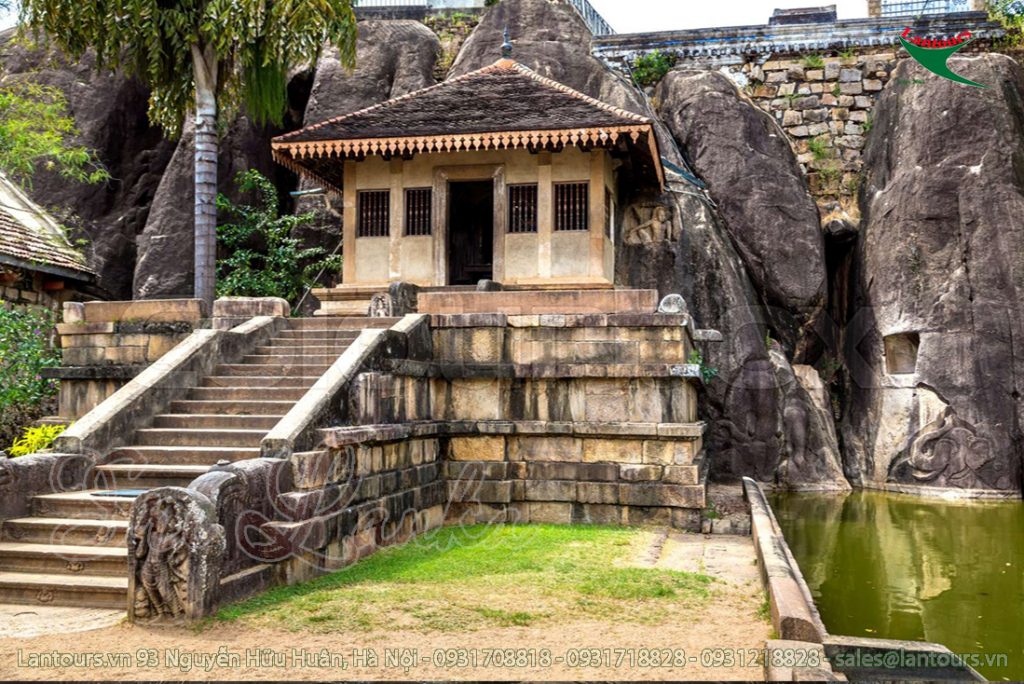 isurumuniya temple